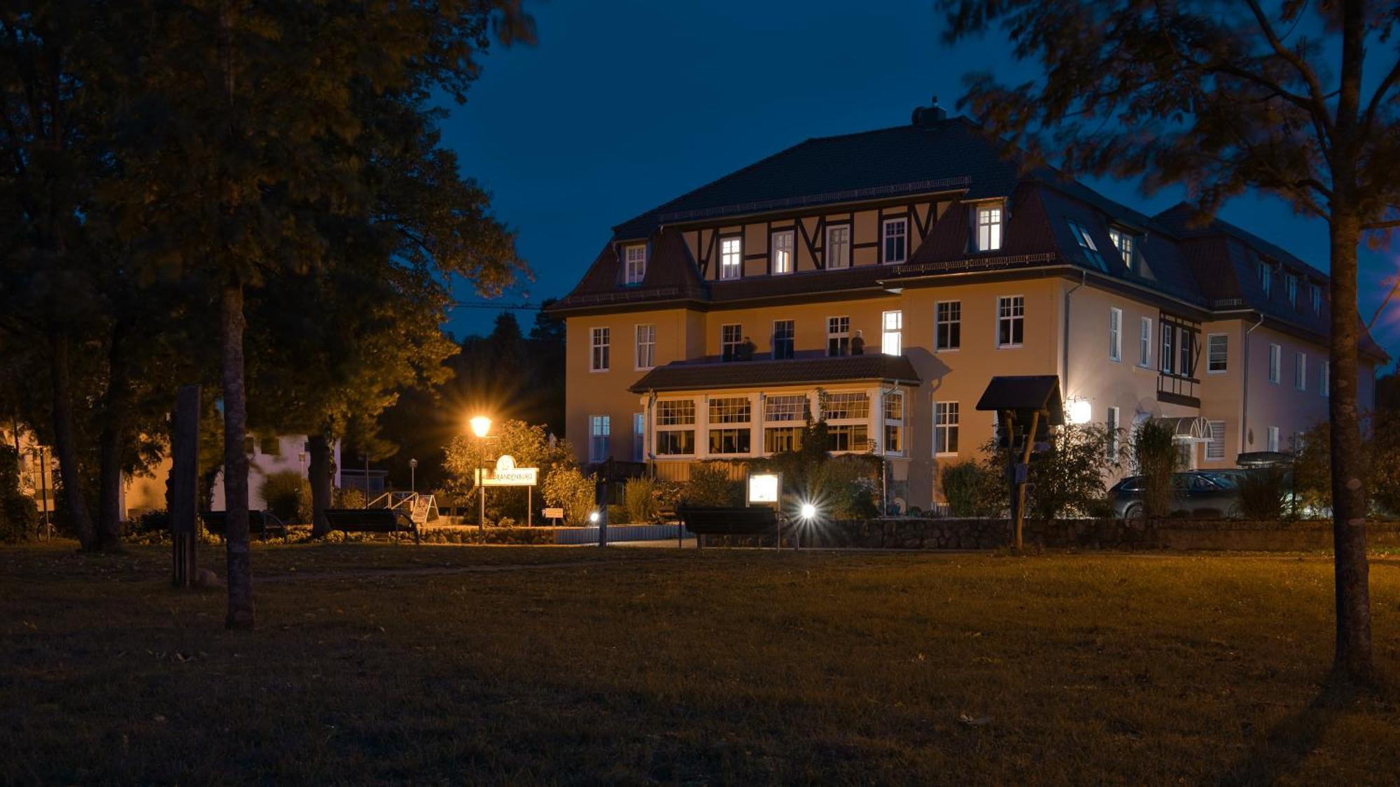 Aparthotel Haus Brandenburg à Stechlin Extérieur photo